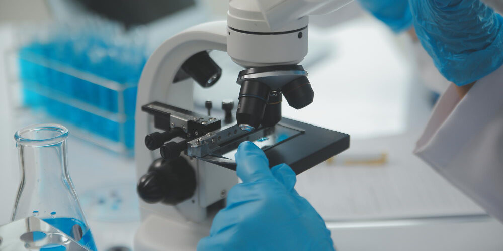 Alat pengukuran emisi udara industri di laboratorium lingkungan